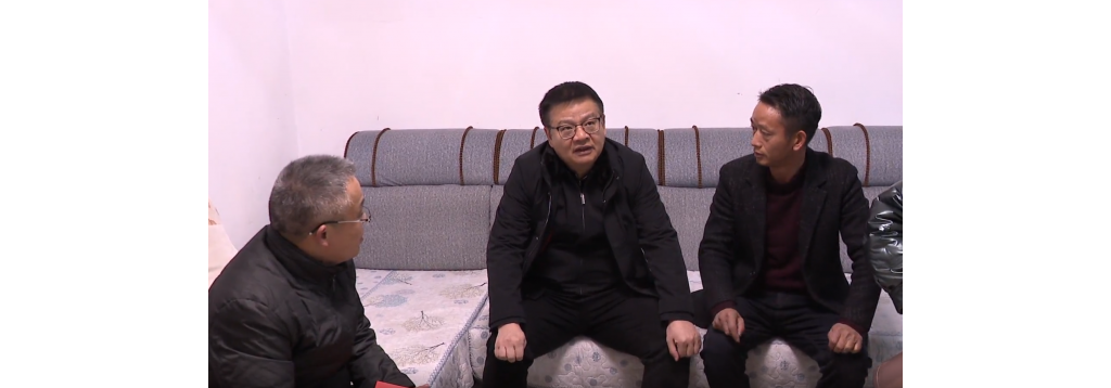 县委副书记、县长段恩雄开展春节抢?＿访慰劳运动