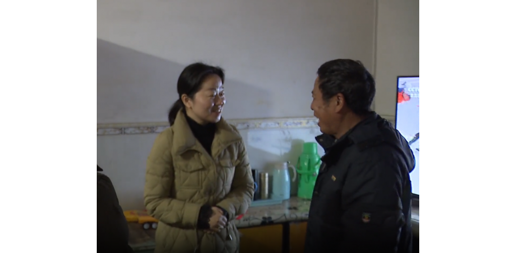 雷芳到利剑沙镇开展春节抢?＿访慰劳