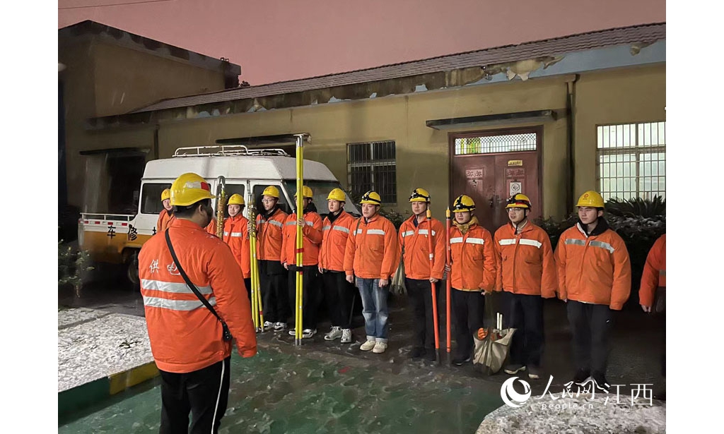 战冰雪 保春运（图）